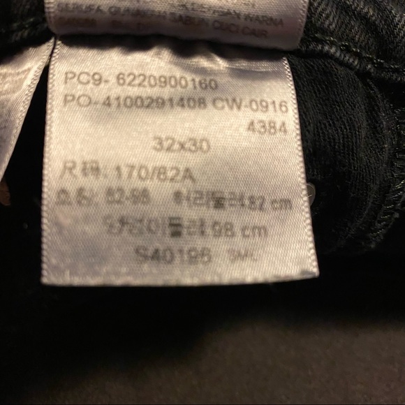 Levis Strauss and Co: Blue jeans - Picture 4 of 4